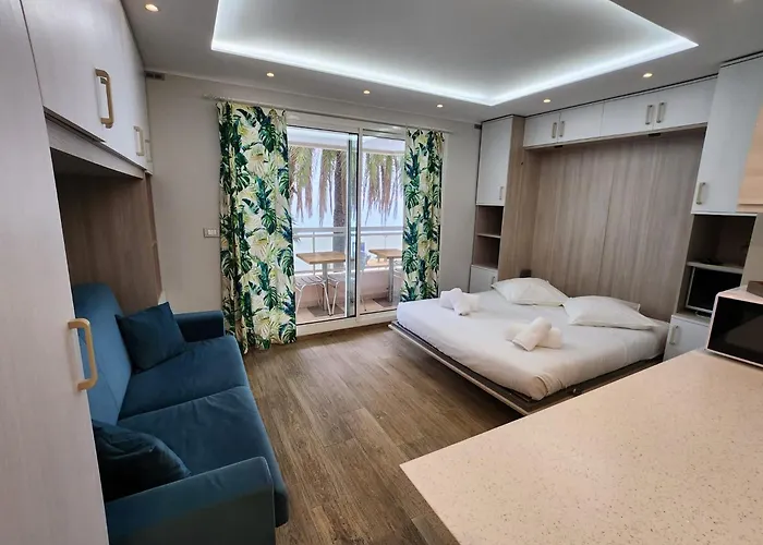 Bluemarine, Vista Mare * مينتون