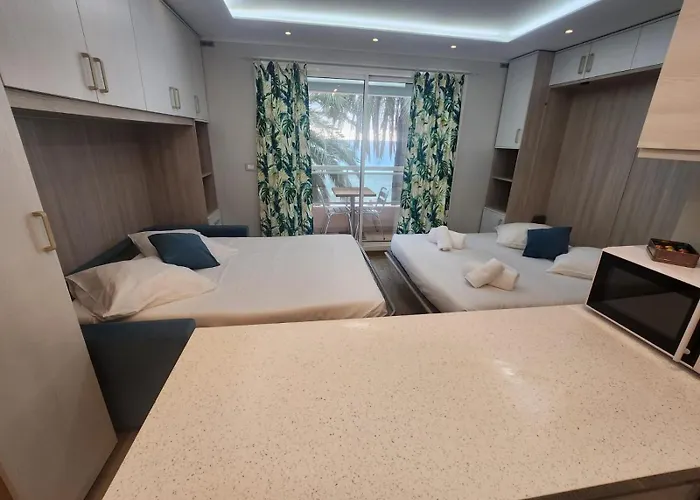 Bluemarine, Vista Mare مينتون